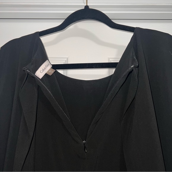 Sleeveless Calvin Klein Shirt w Pearl Detailing - Picture 6 of 7